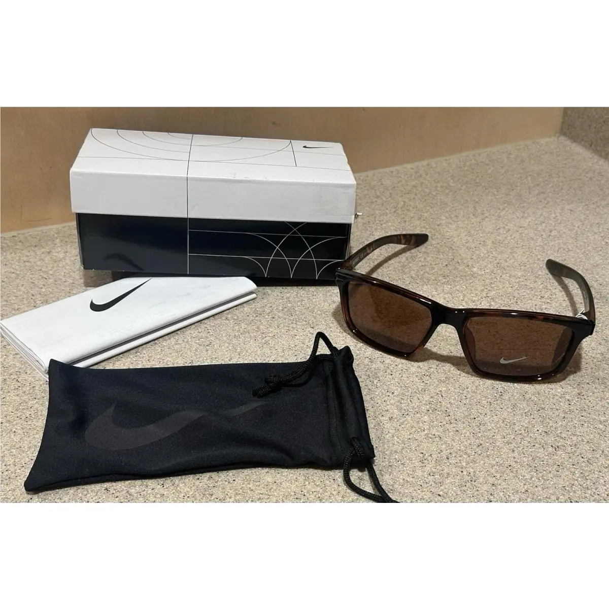 Women`s Nike Valiant Dark Brown Sun Glasses - CW4645