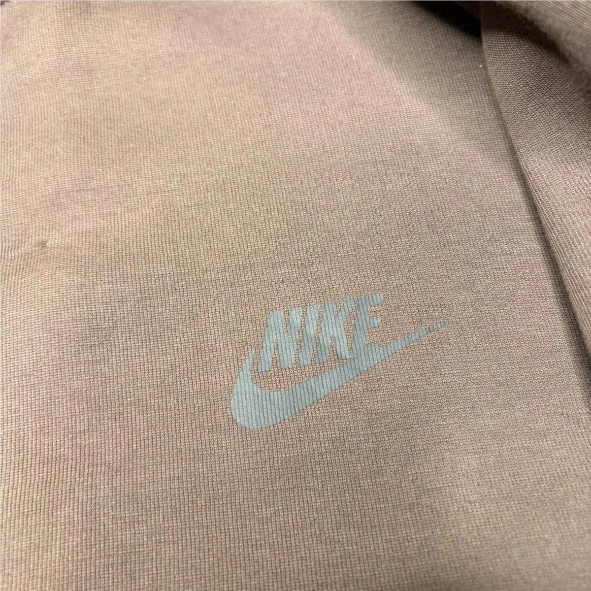 Nike clothing - Brown 1