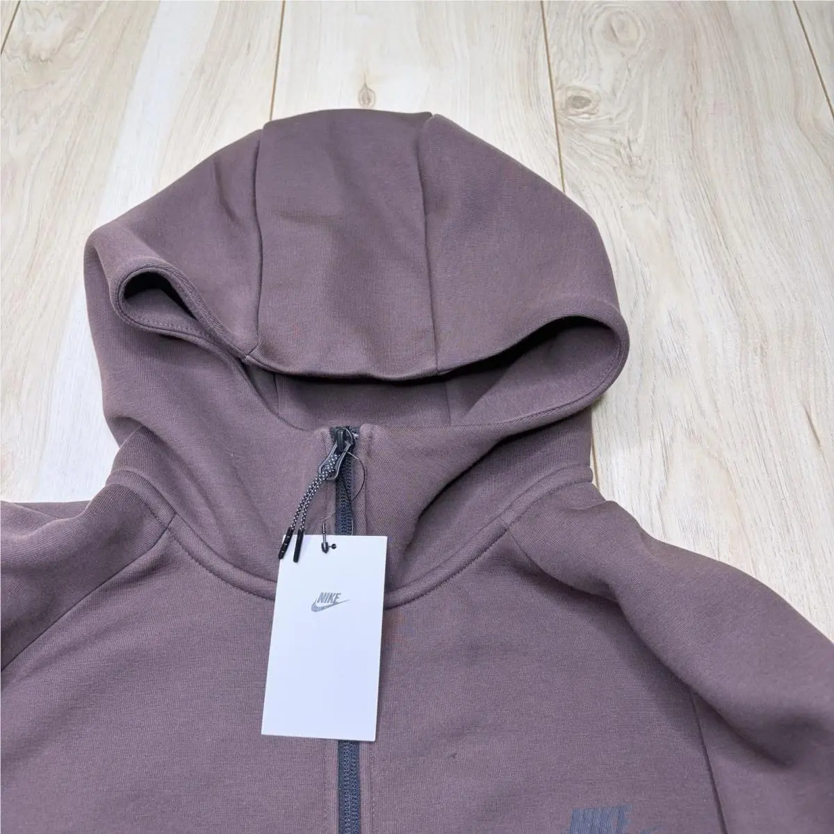 Nike clothing - Brown 2