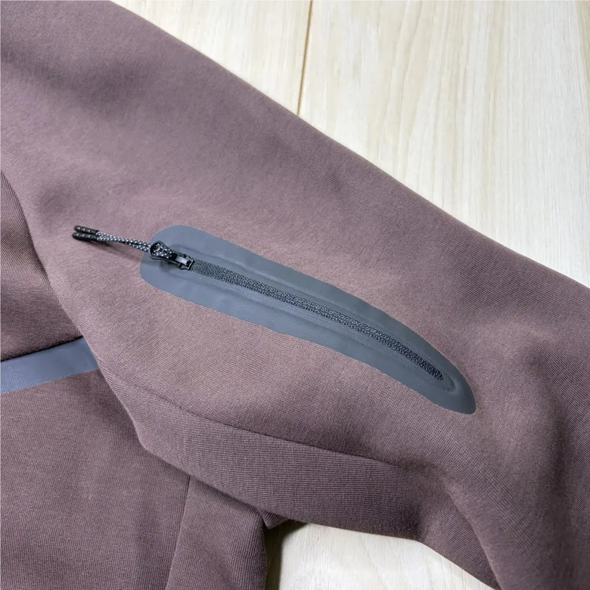 Nike clothing - Brown 3