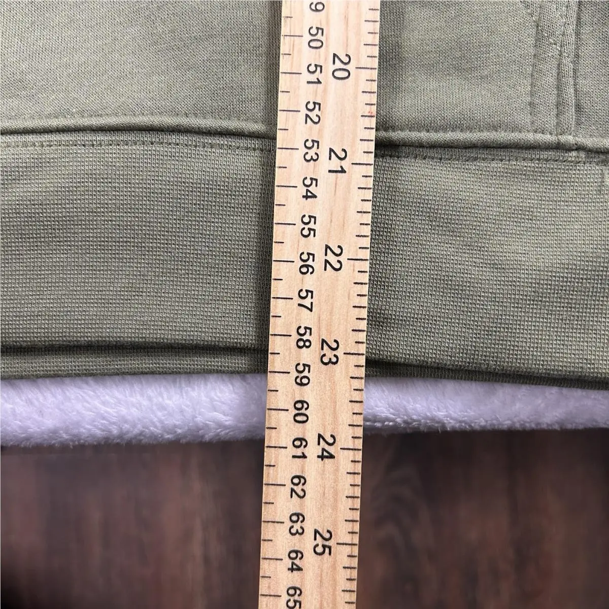 Nike clothing - Green (UPC: 0199102186733) 3