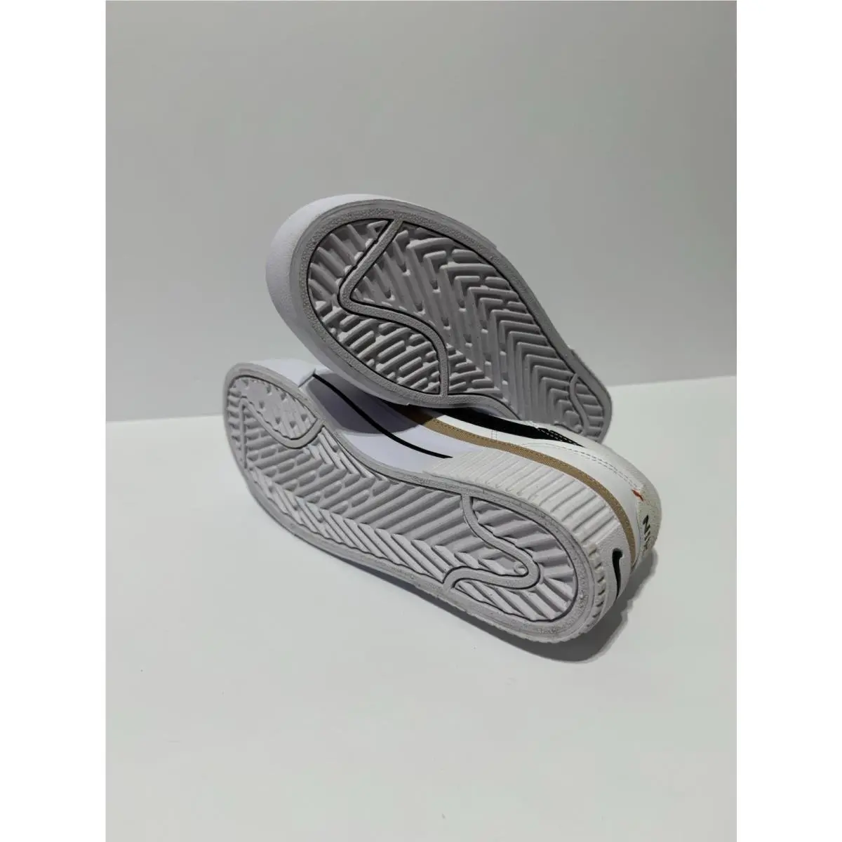Nike shoes - Nike Court - Court - White 3