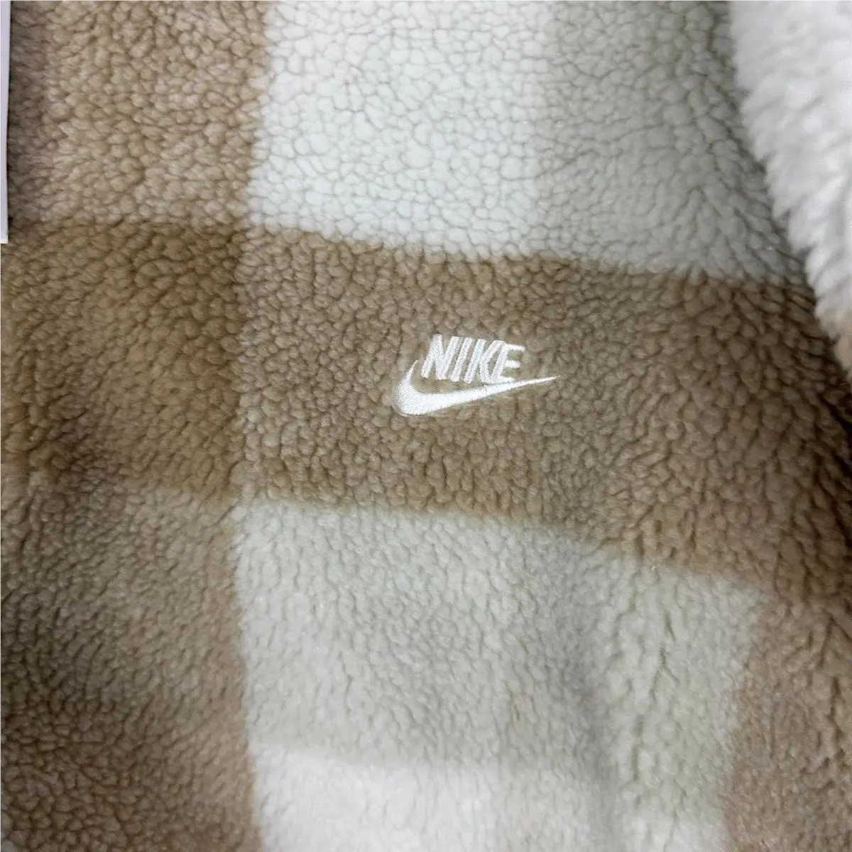 Nike clothing - Brown 1