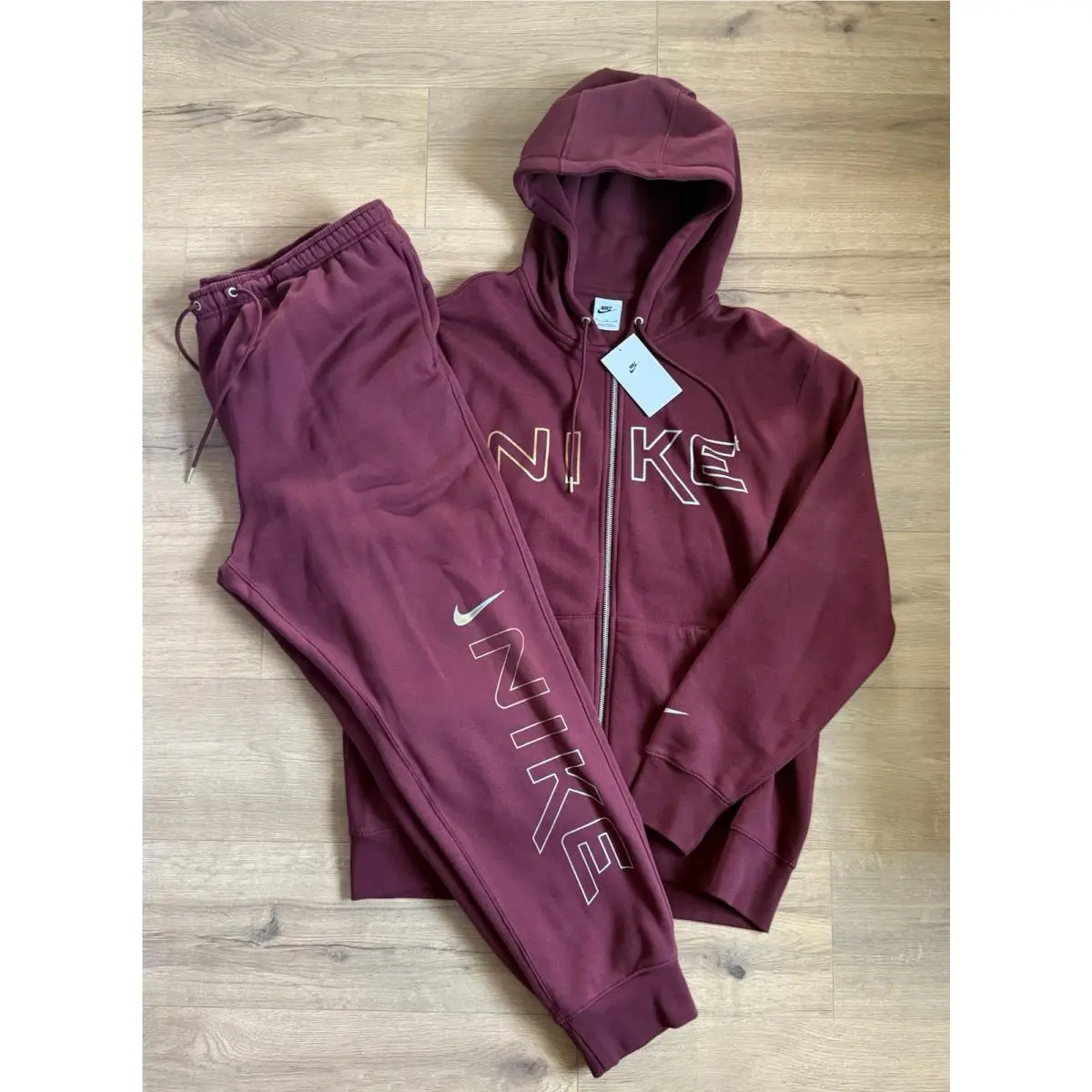 Nike clothing - Red 1