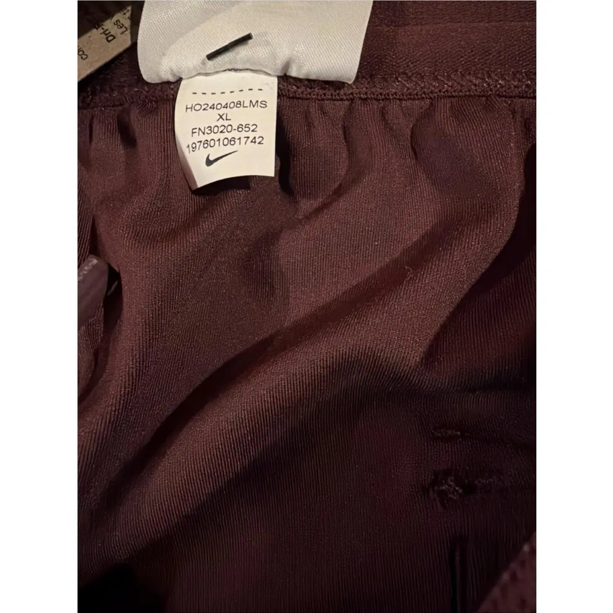 Nike clothing - Maroon 5