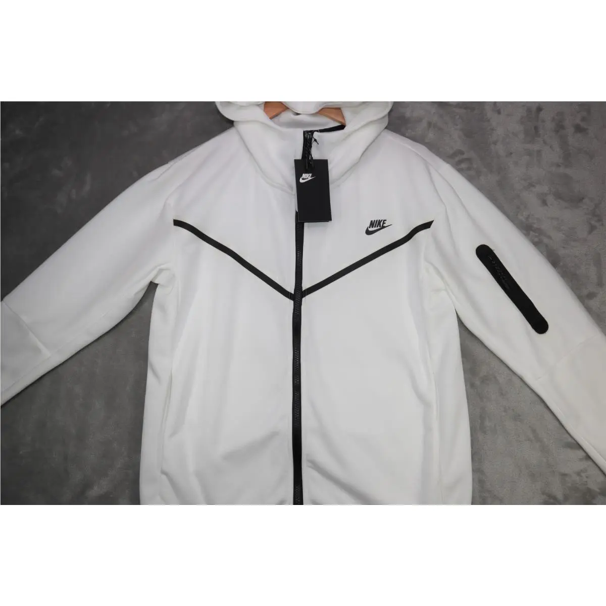 Nike clothing - White 1