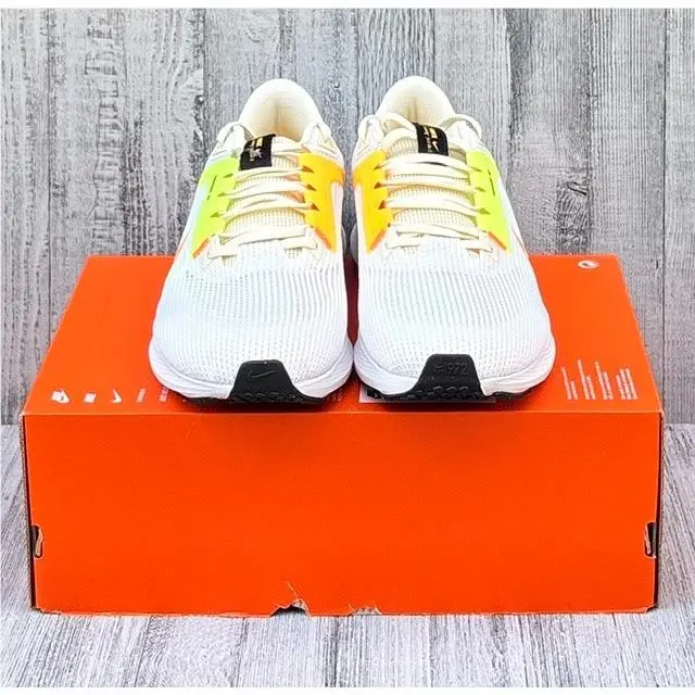 Nike shoes - White 2