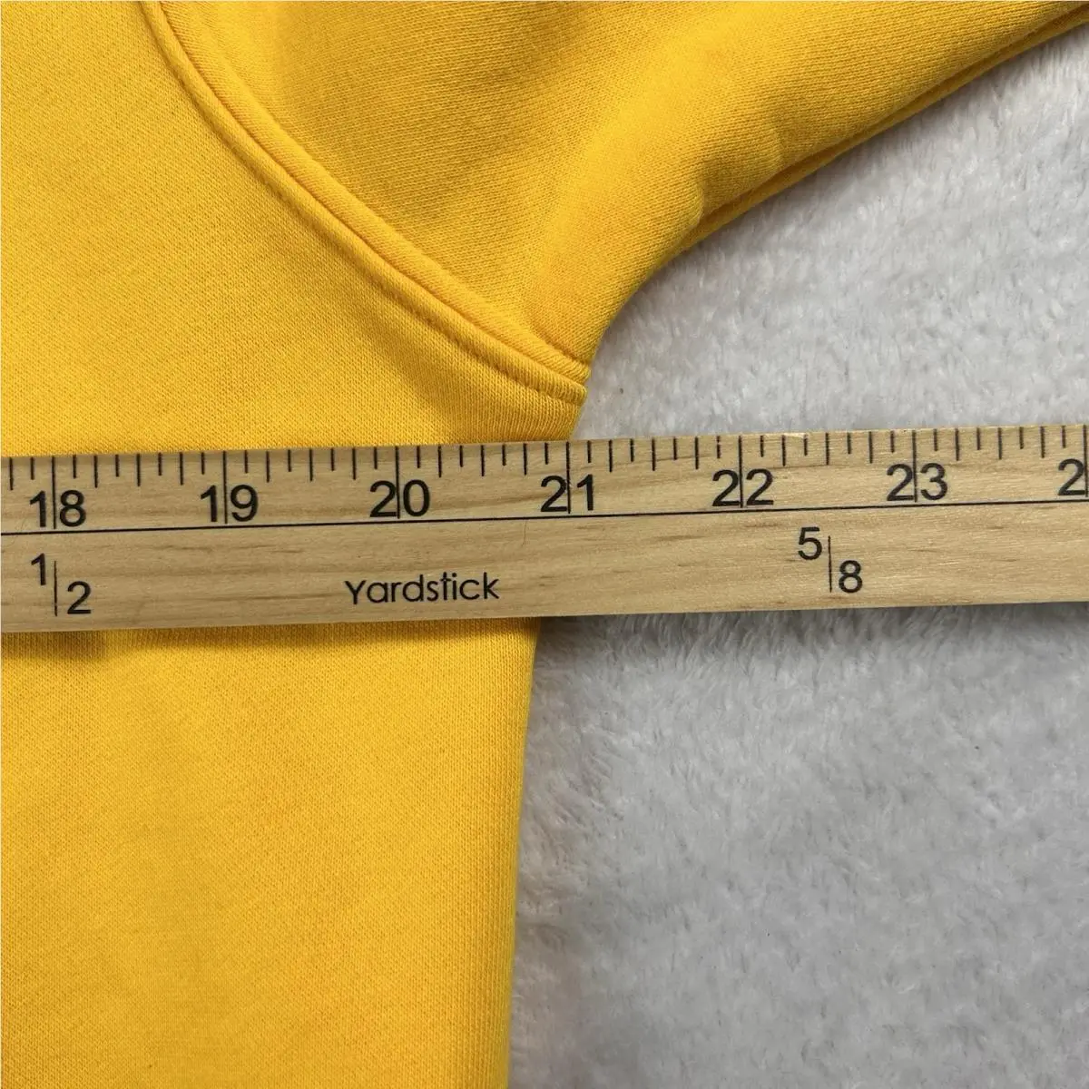 Nike clothing - Yellow (UPC: 0198484136299) 2