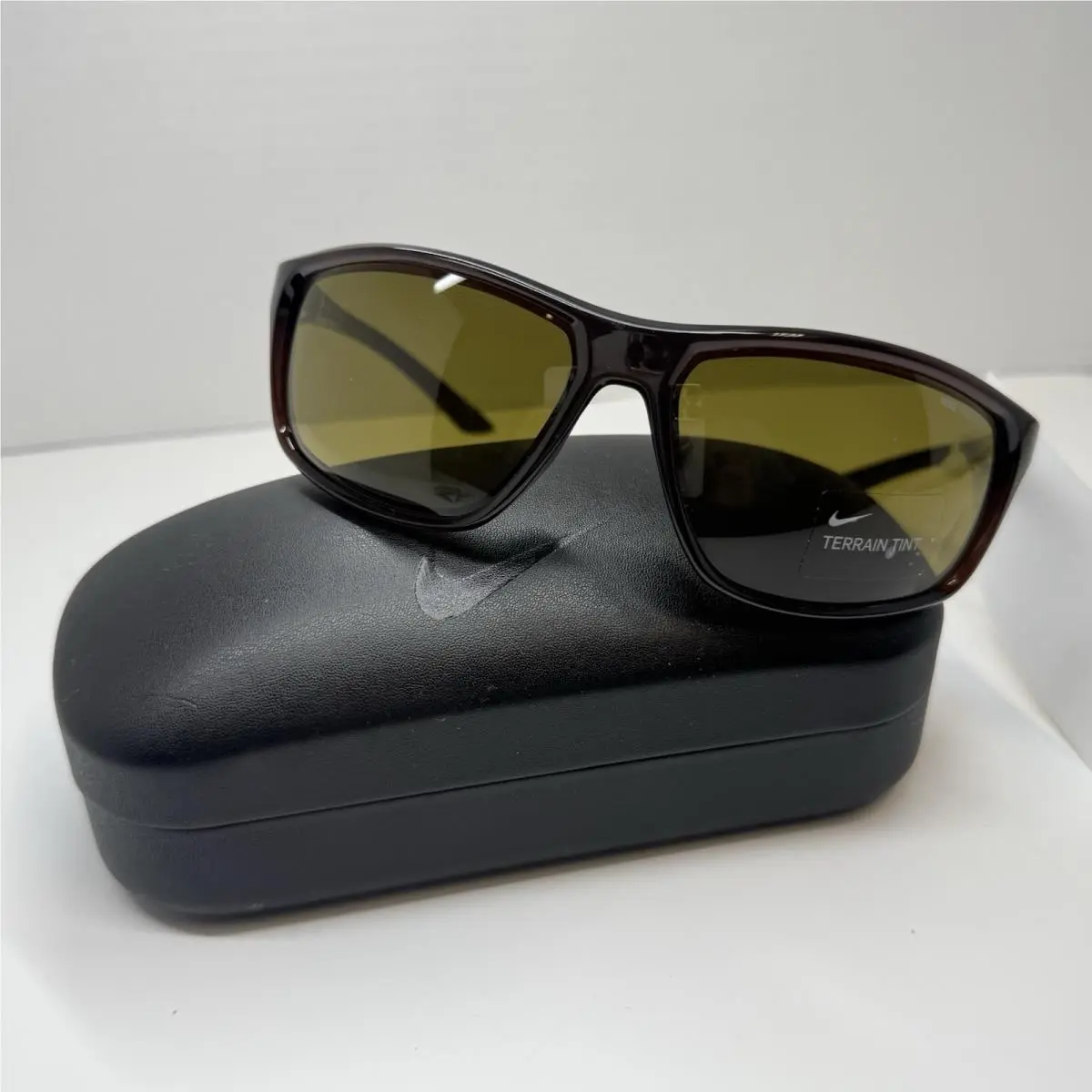 Nike Adrenaline CW4680 264 3 Terrain Tent Sunglasses W/case