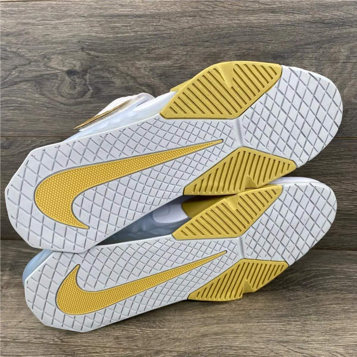 Nike shoes - Nike Savaleos - Savaleos - White 3