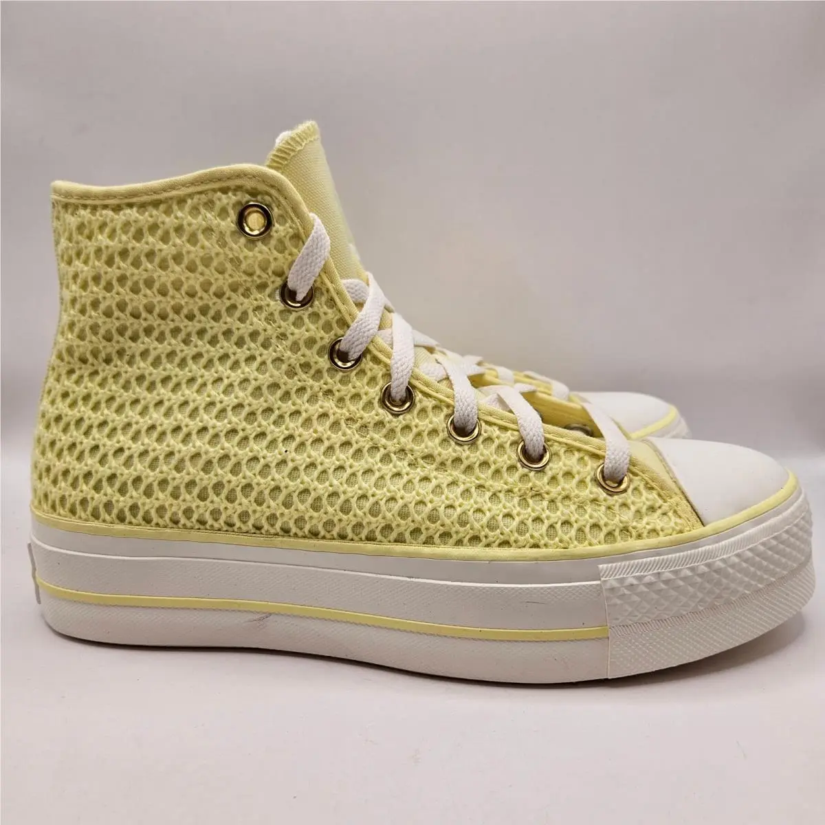 Converse shoes - Yellow 2