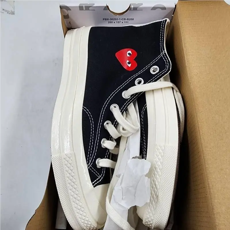 Converse shoes - Black/White/Red 3