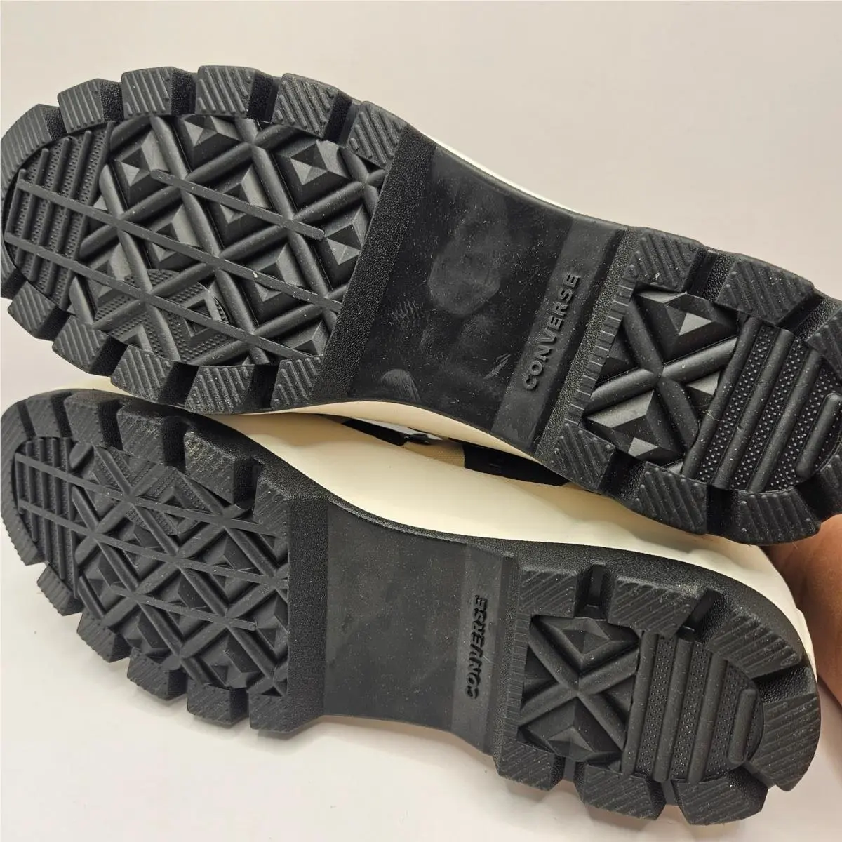 Converse shoes - Black 3