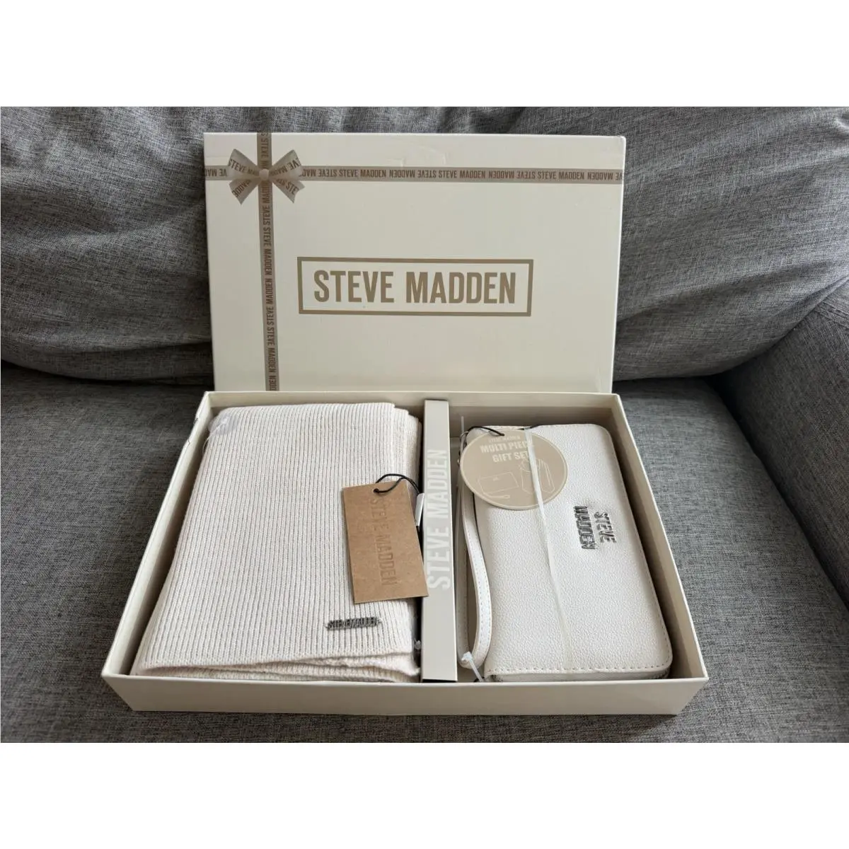 Steve Madden Vanilla Multi Piece Gift Set Wallet Scarf SMG-1100 Box