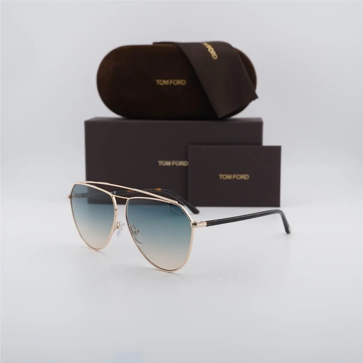 FT0681 28P Shiny Rose Gold/green Gradient 63-12-140 Sunglasses by Tom Ford