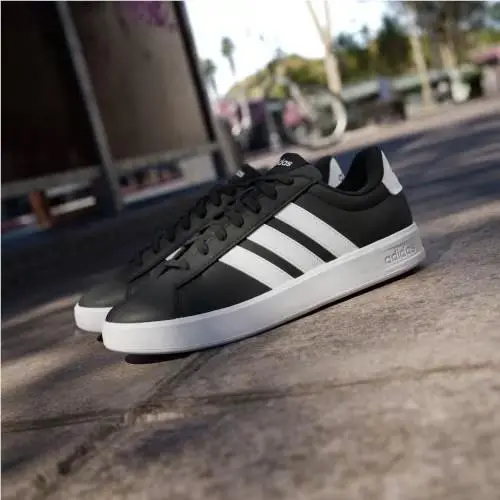 Adidas shoes - Core Black / Cloud White / Cloud White 6