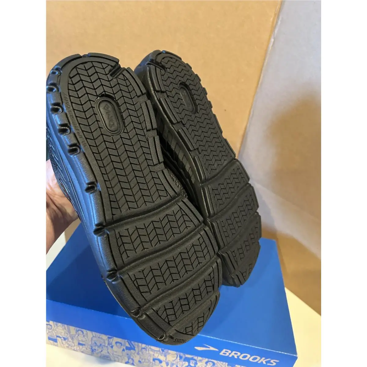 Brooks shoes - Addiction Walker 2 - Addiction Walker - 110318 2E 072 - Black 3