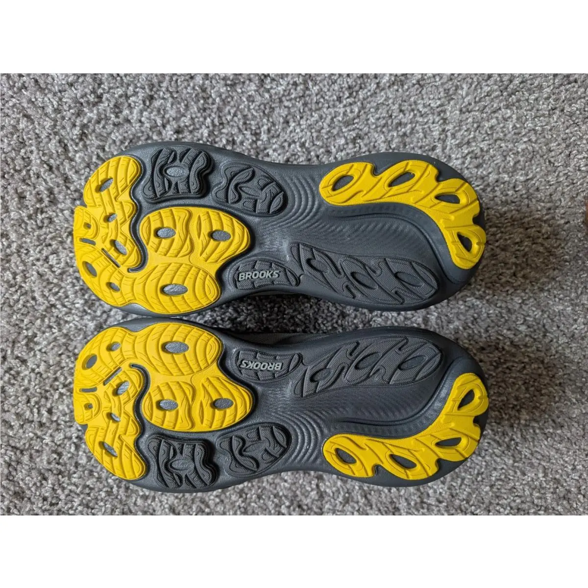 Brooks shoes - Brooks Adrenaline GTS 25 - Adrenaline GTS - 110454-2E-044 - Gray 1