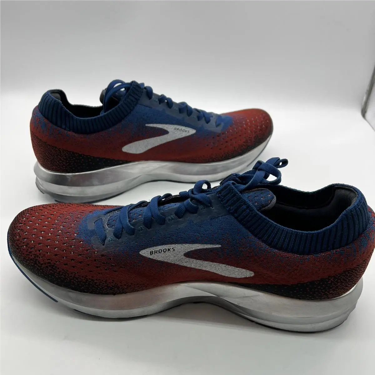 Brooks shoes - Brooks Levitate 2 - Levitate - 110290 1D 689 - Red 15