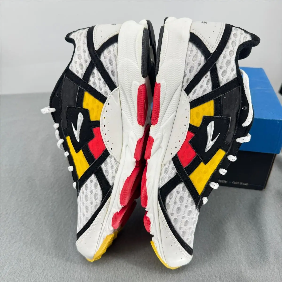 Brooks shoes - T4 Racer - Racer - Multicolor 1