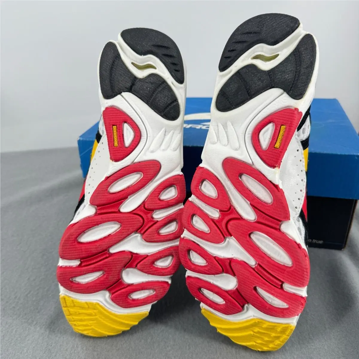 Brooks shoes - T4 Racer - Racer - Multicolor 3