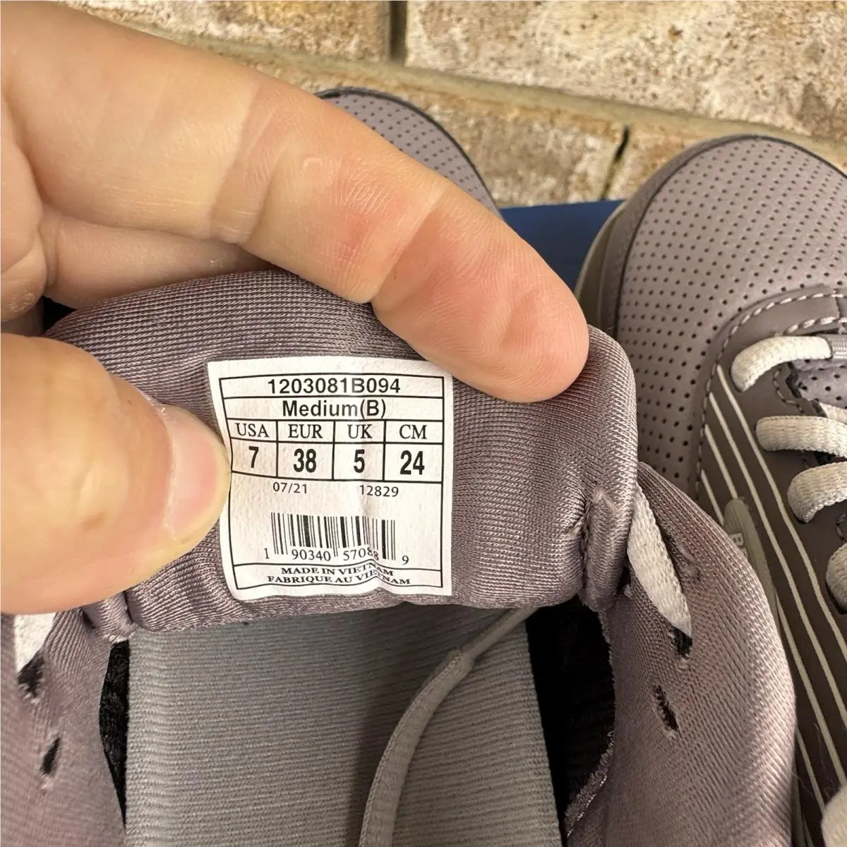 Brooks shoes - Addiction Walker Suede - Addiction Walker Suede - 1203081B094 - Gray 6