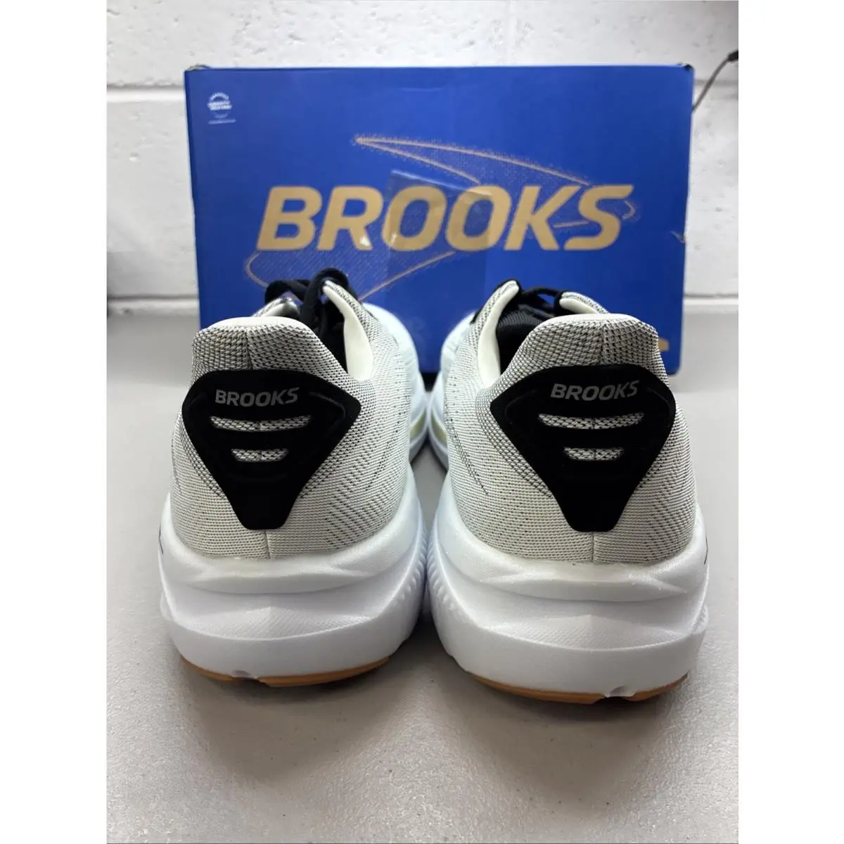 Brooks shoes - Brooks Ghost 17 - Ghost - White 2