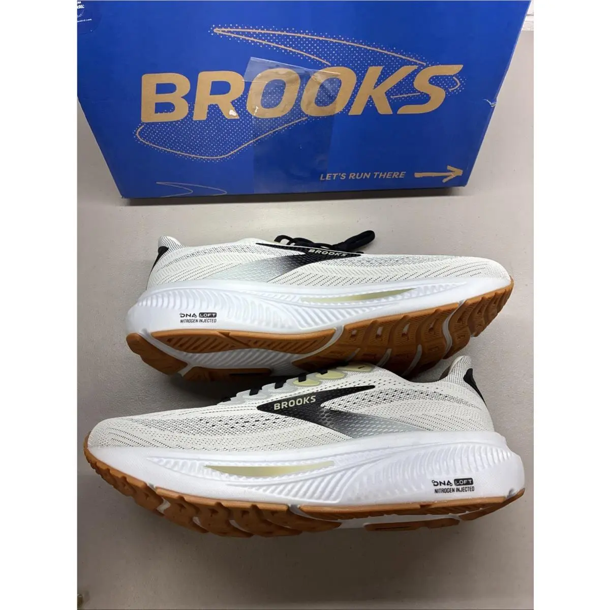 Brooks shoes - Brooks Ghost 17 - Ghost - White 0