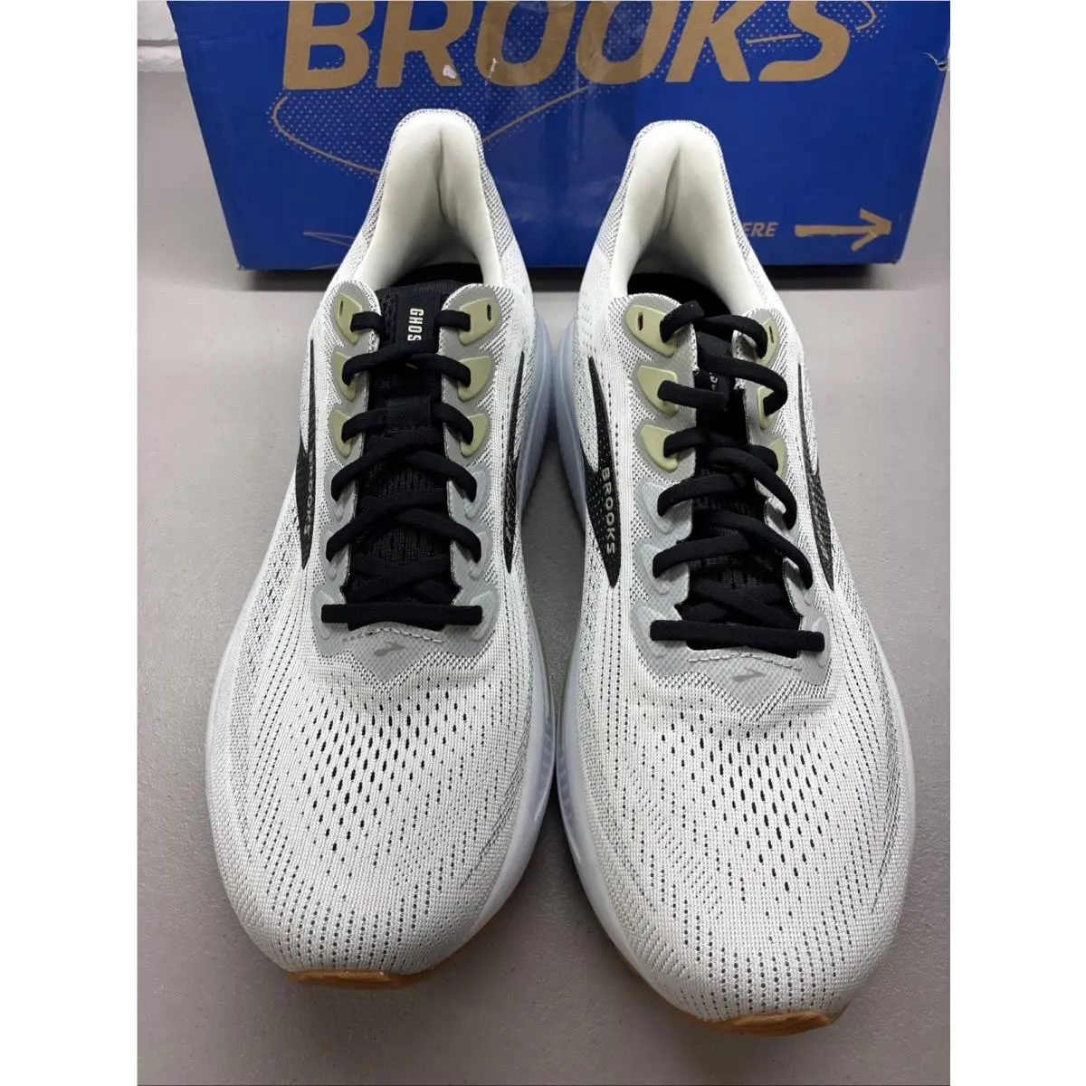 Brooks shoes - Brooks Ghost 17 - Ghost - White 1
