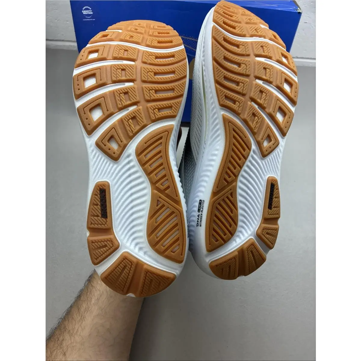 Brooks shoes - Brooks Ghost 17 - Ghost - White 4