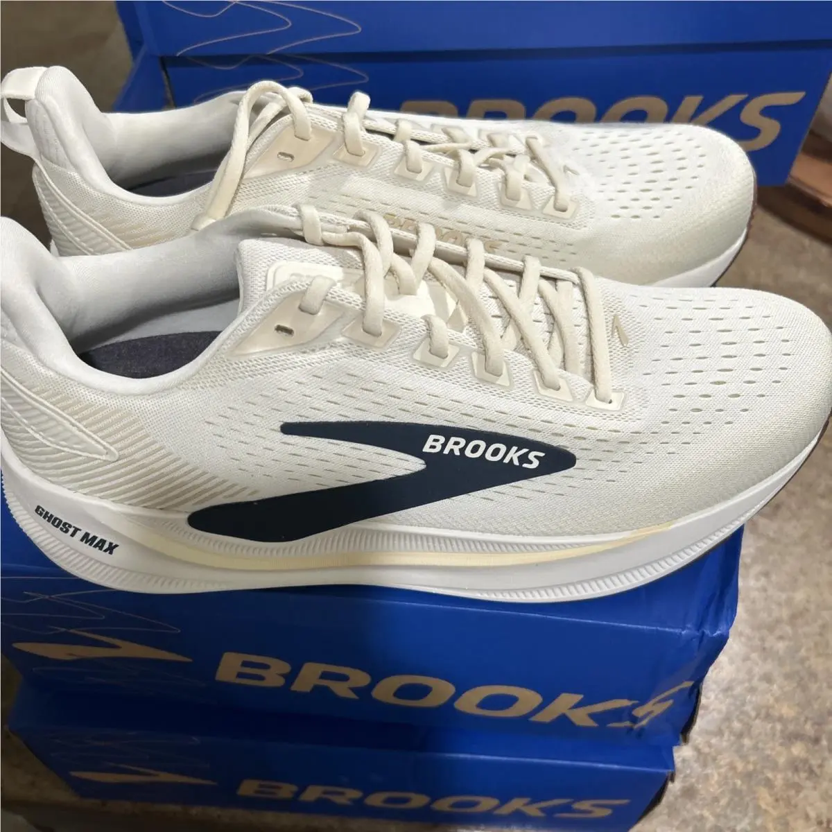 Brooks shoes - Brooks Ghost Max - Ghost Max - Blue 1