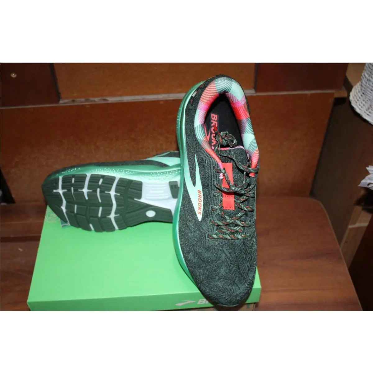 Brooks shoes - Brooks Ghost 16 - Ghost - Green 0