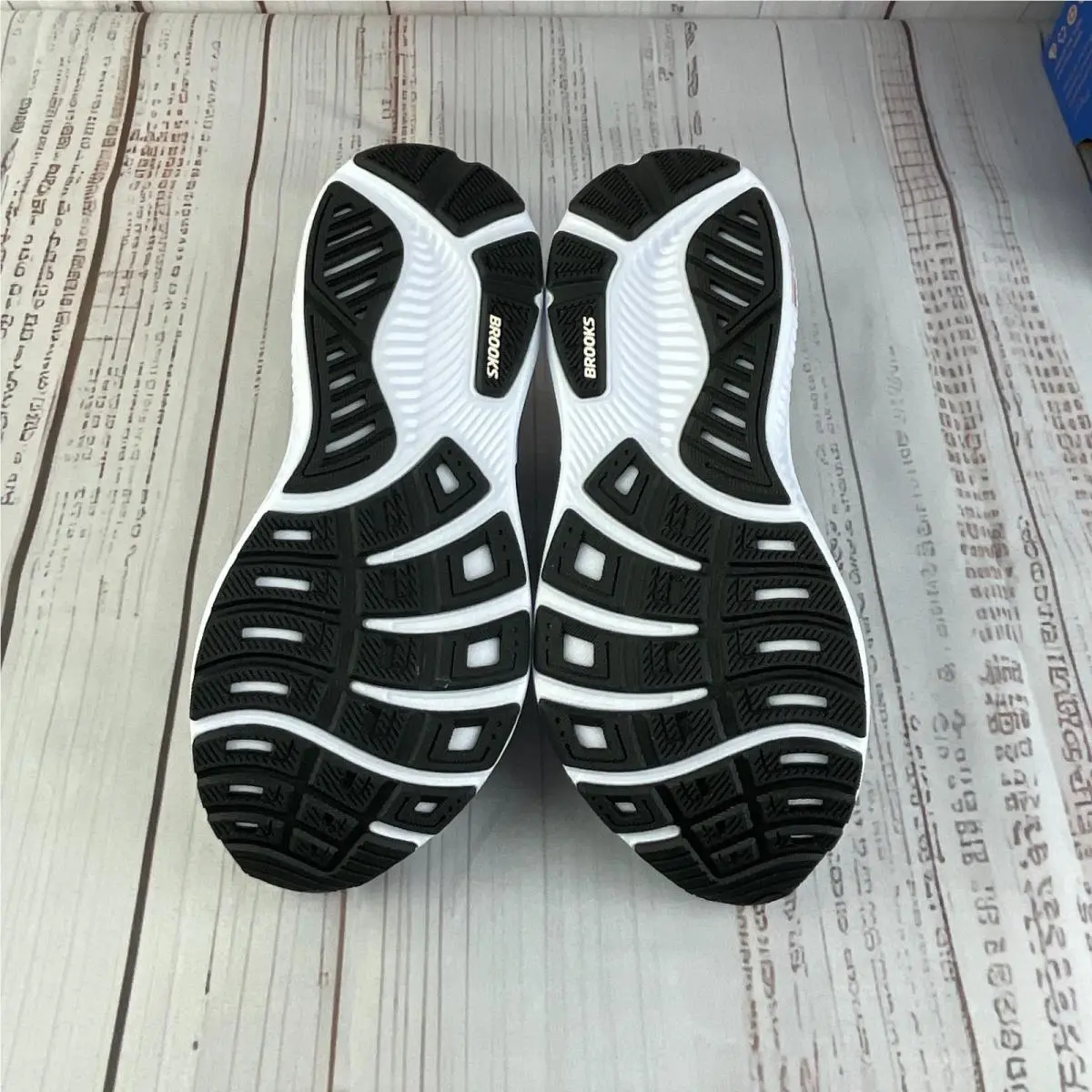 Brooks shoes - Brooks Ghost 10 - Ghost - White (UPC: 195394872620) 6