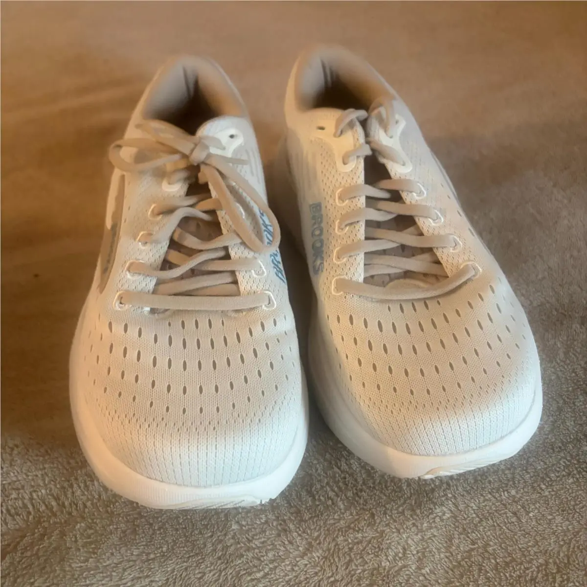 Brooks shoes - Brooks Ghost Max 3 - Ghost Max - 120457 1B 181 - White 1