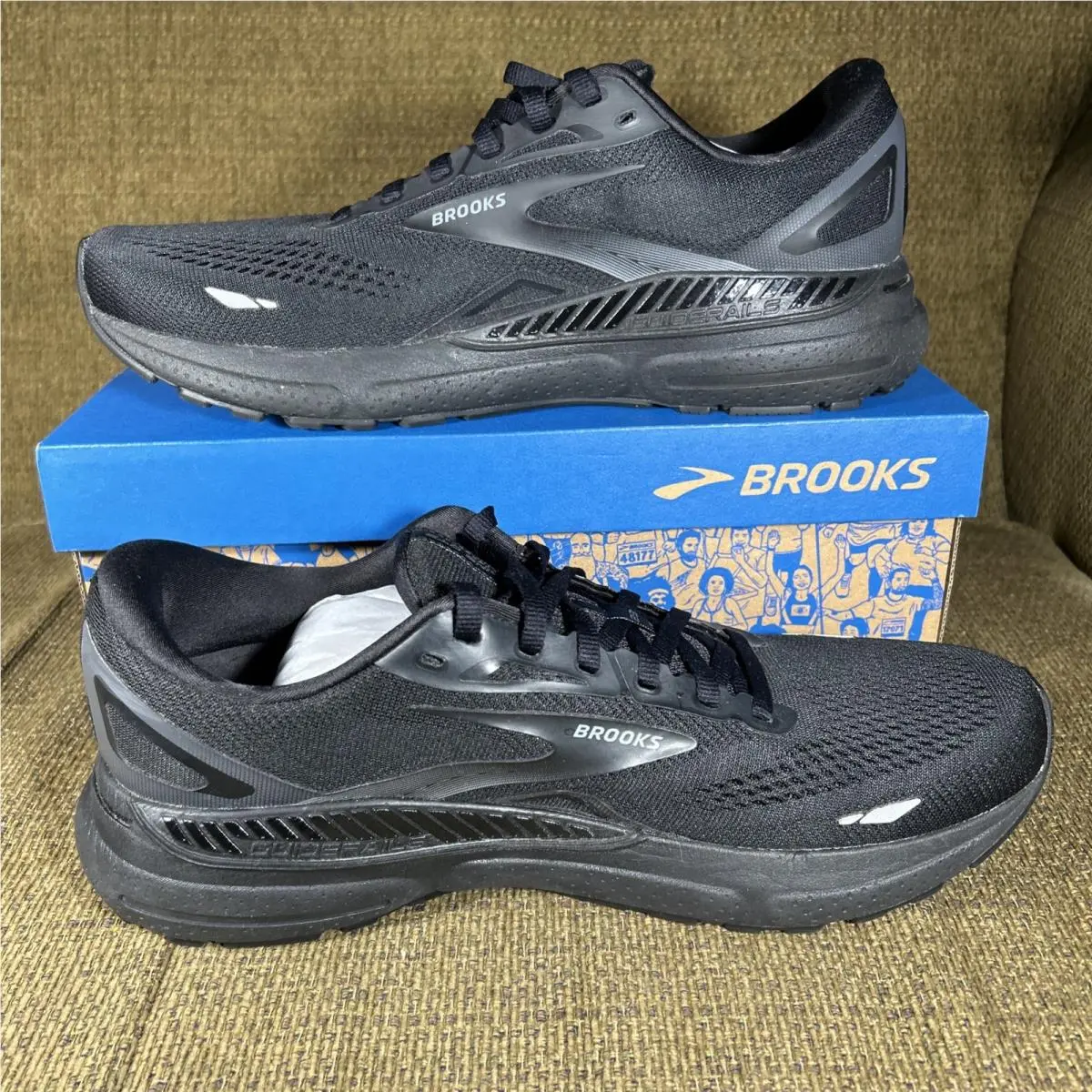 Brooks shoes - Brooks Adrenaline GTS 23 - Adrenaline GTS - Black 1