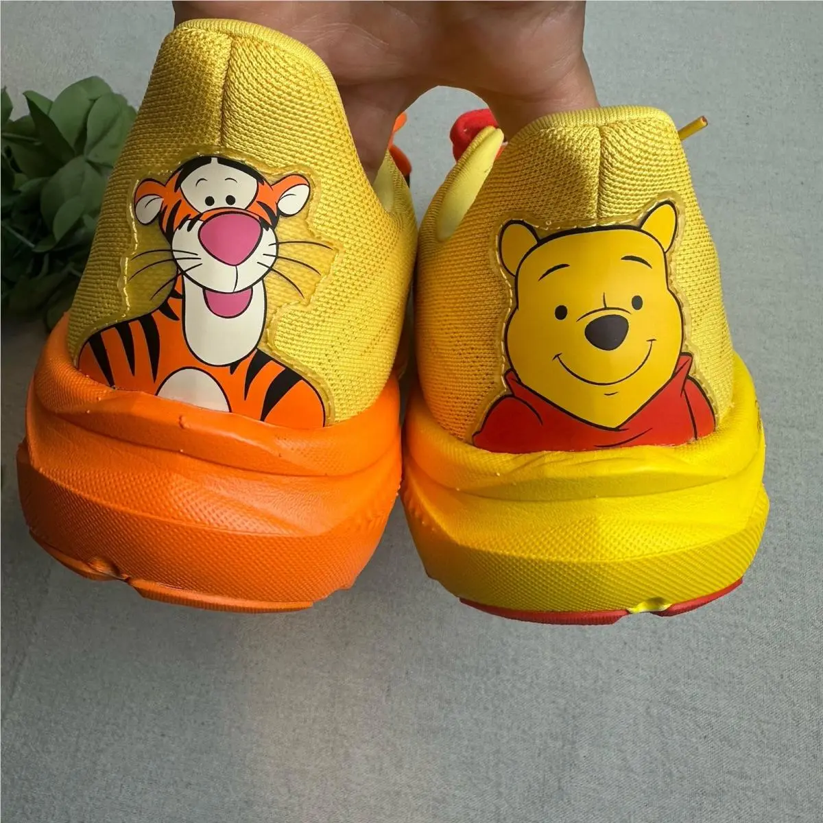 Brooks shoes - Brooks Ghost 17 Winnie The Pooh - Yellow 8