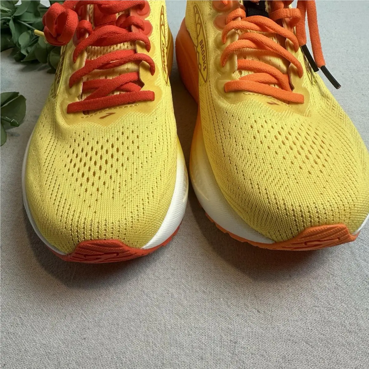 Brooks shoes - Brooks Ghost 17 Winnie The Pooh - Yellow 4
