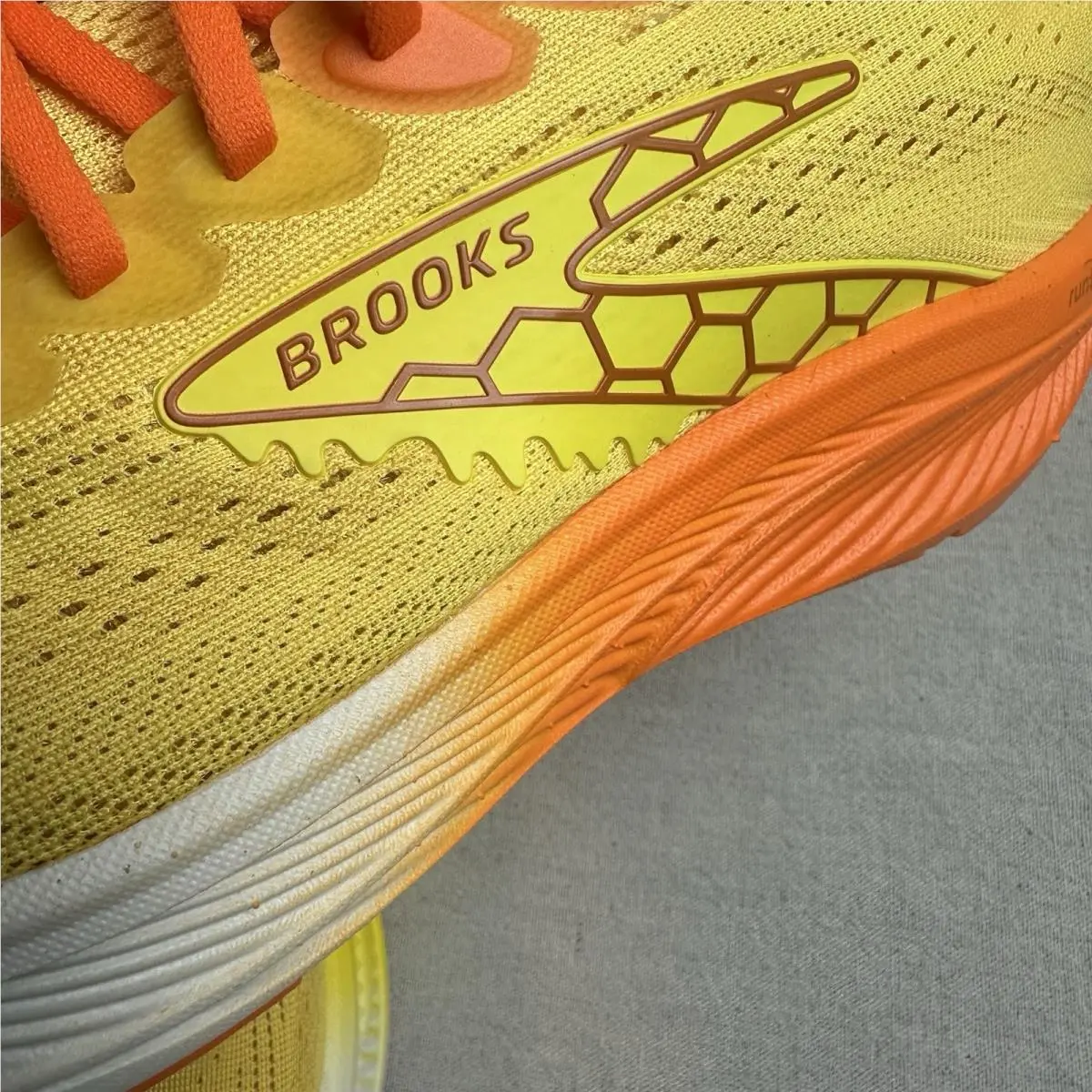 Brooks shoes - Brooks Ghost 17 Winnie The Pooh - Yellow 7
