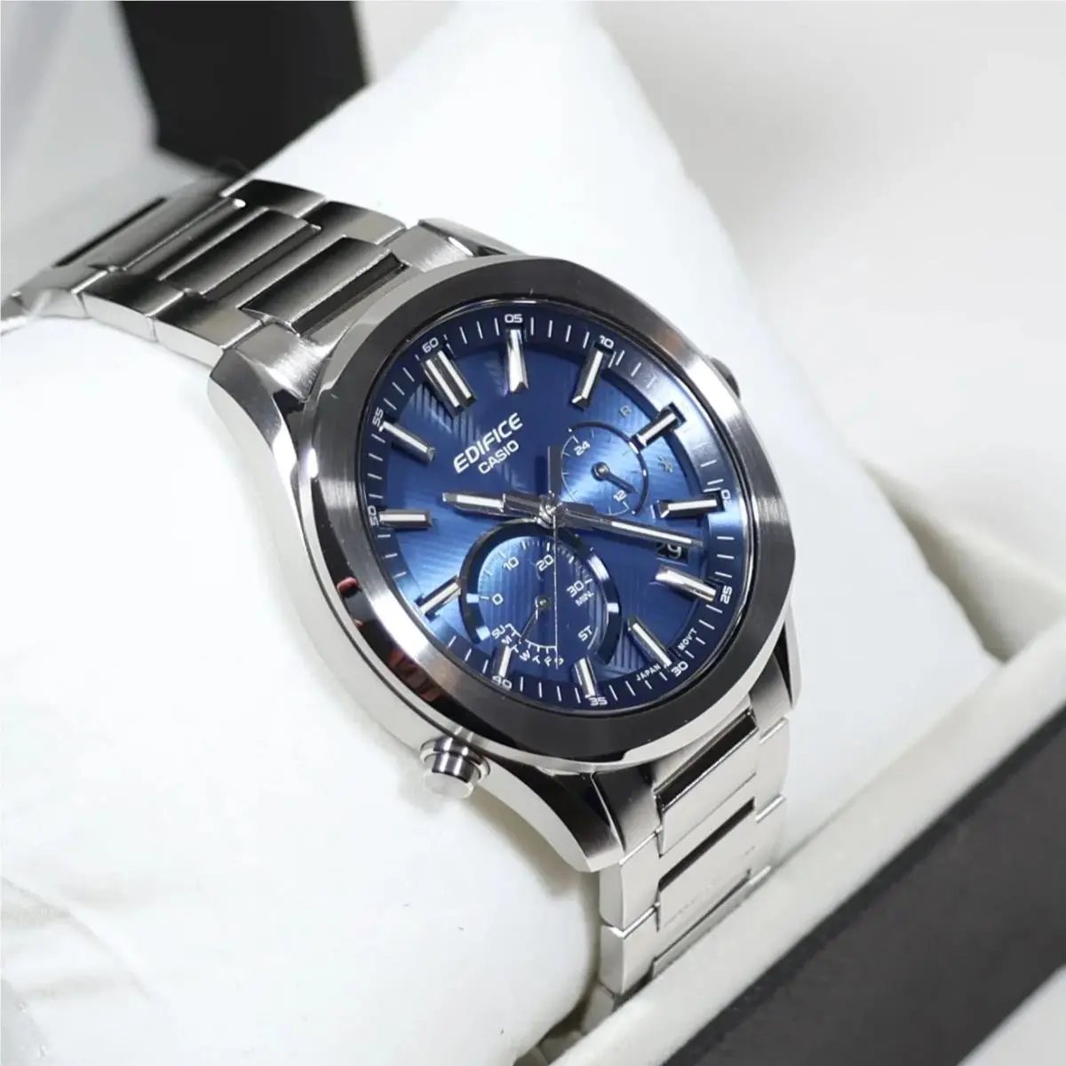 Casio Edifice Solar Blue Dial Men`s Chronograph Watch EQB-1300DC-2AEF