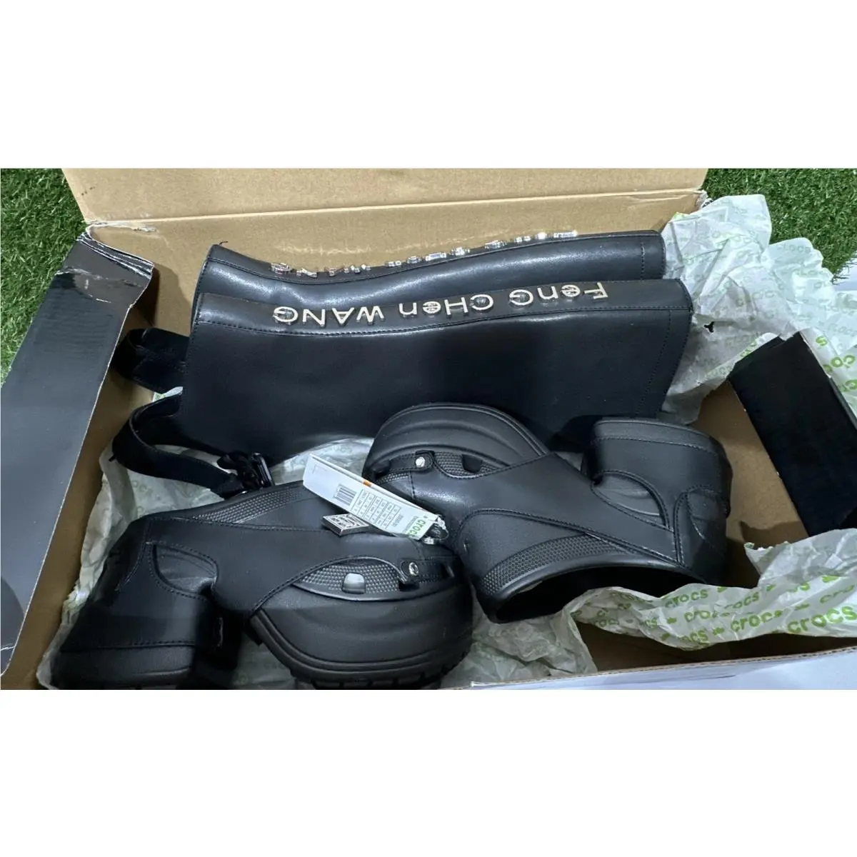 Crocs shoes - 209300-001 - 209300-001 - Black (UPC: 0196265515806) 1