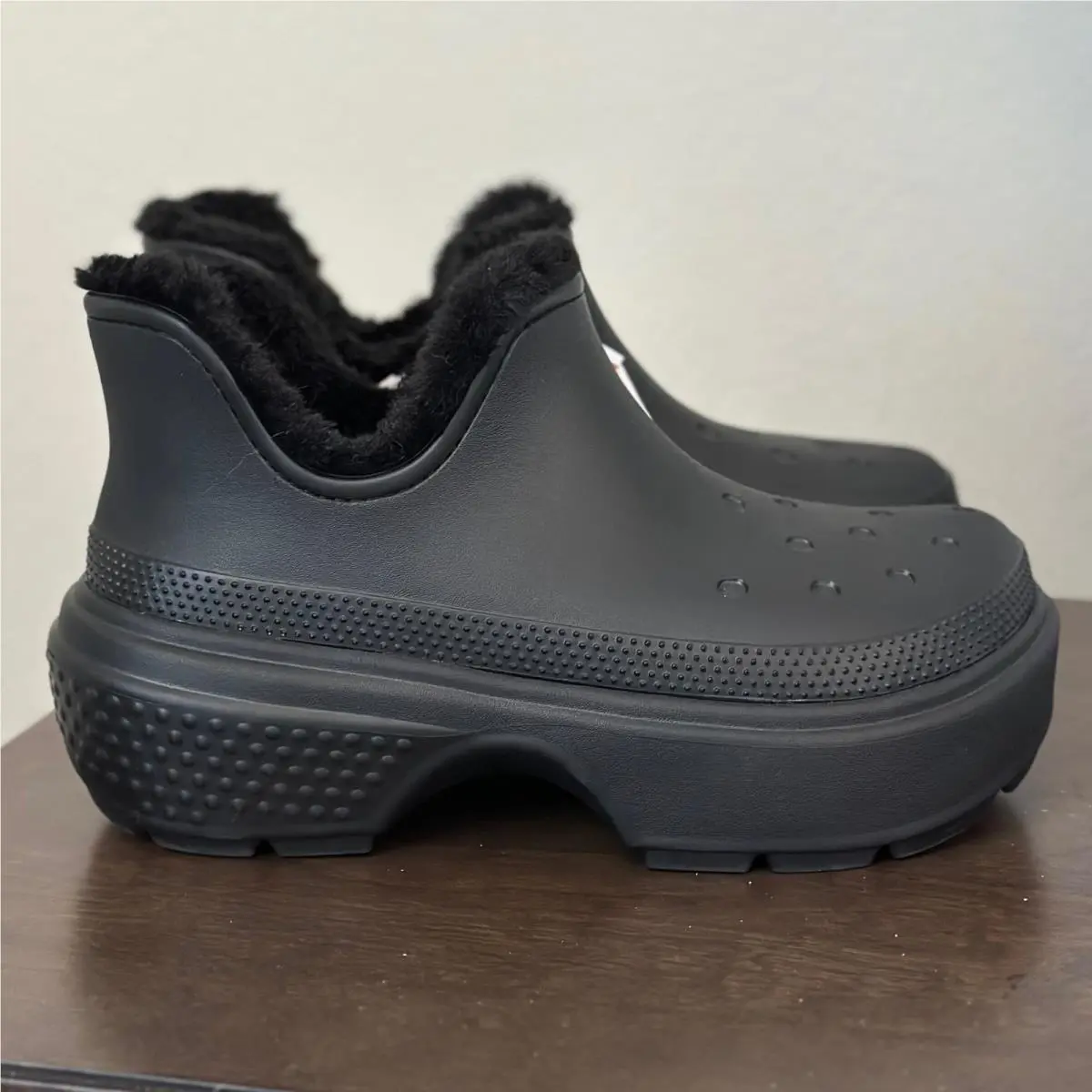 Crocs shoes - Crocs Stomp Lined Shorty Boot - Black 1