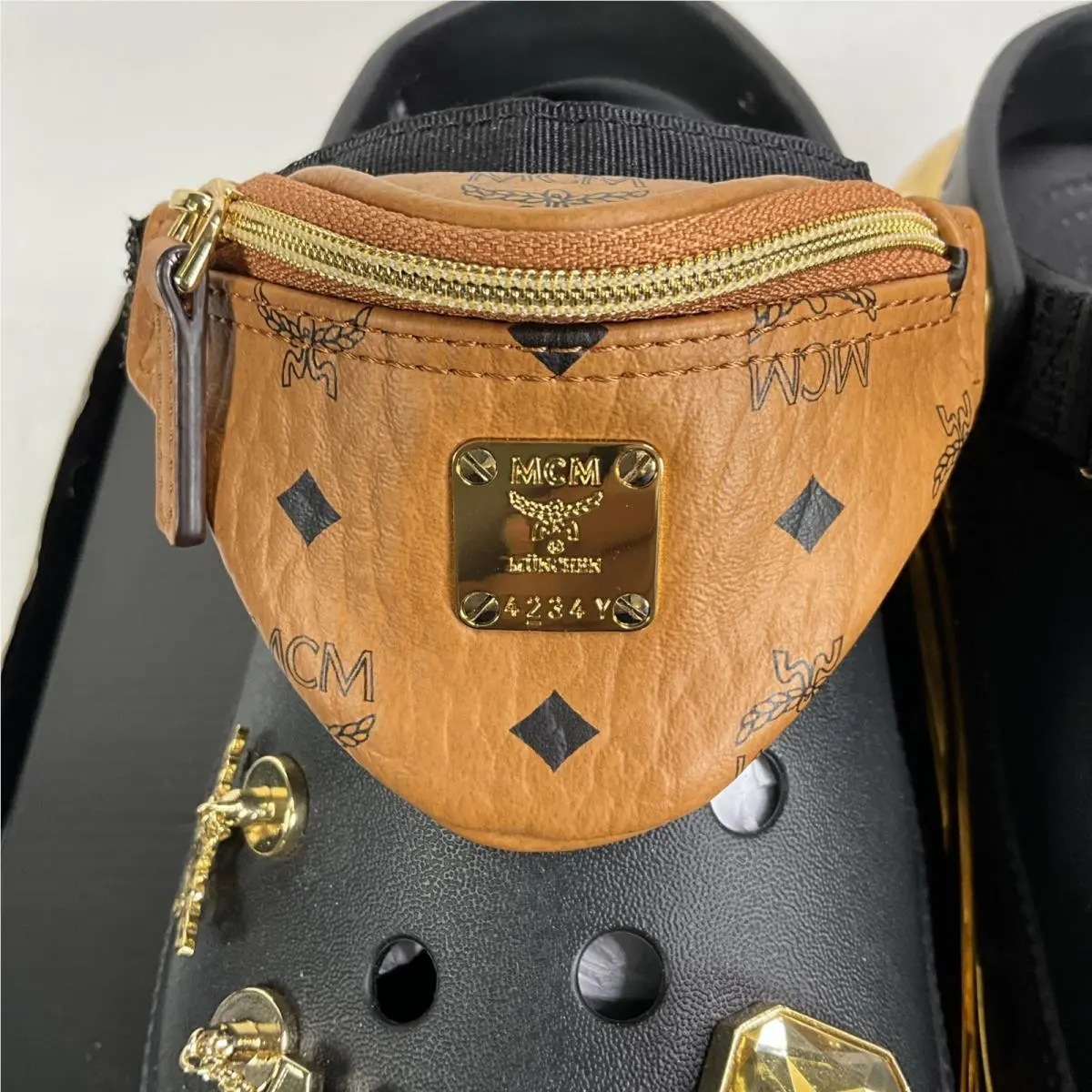 Crocs shoes - mcm x crocs crush - mcm crush - 209357-001 - Black (UPC: 196265104185) 5