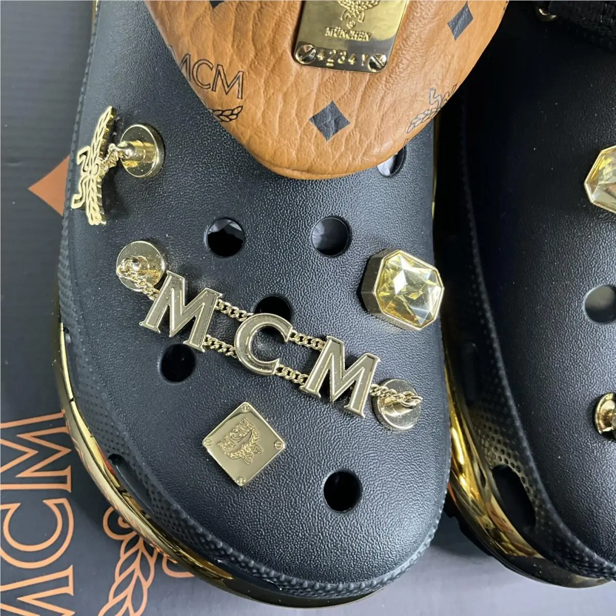 Crocs shoes - mcm x crocs crush - mcm crush - 209357-001 - Black (UPC: 196265104185) 7
