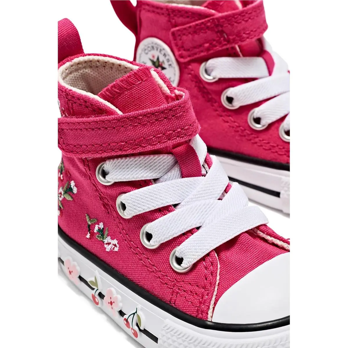 Converse shoes - White/White/Black 18