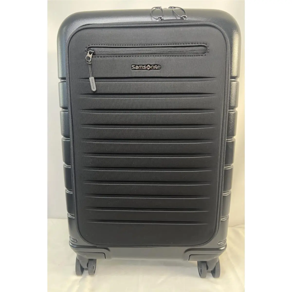 Samsonite 21 Variate Spinner Carry-on Luggage Black