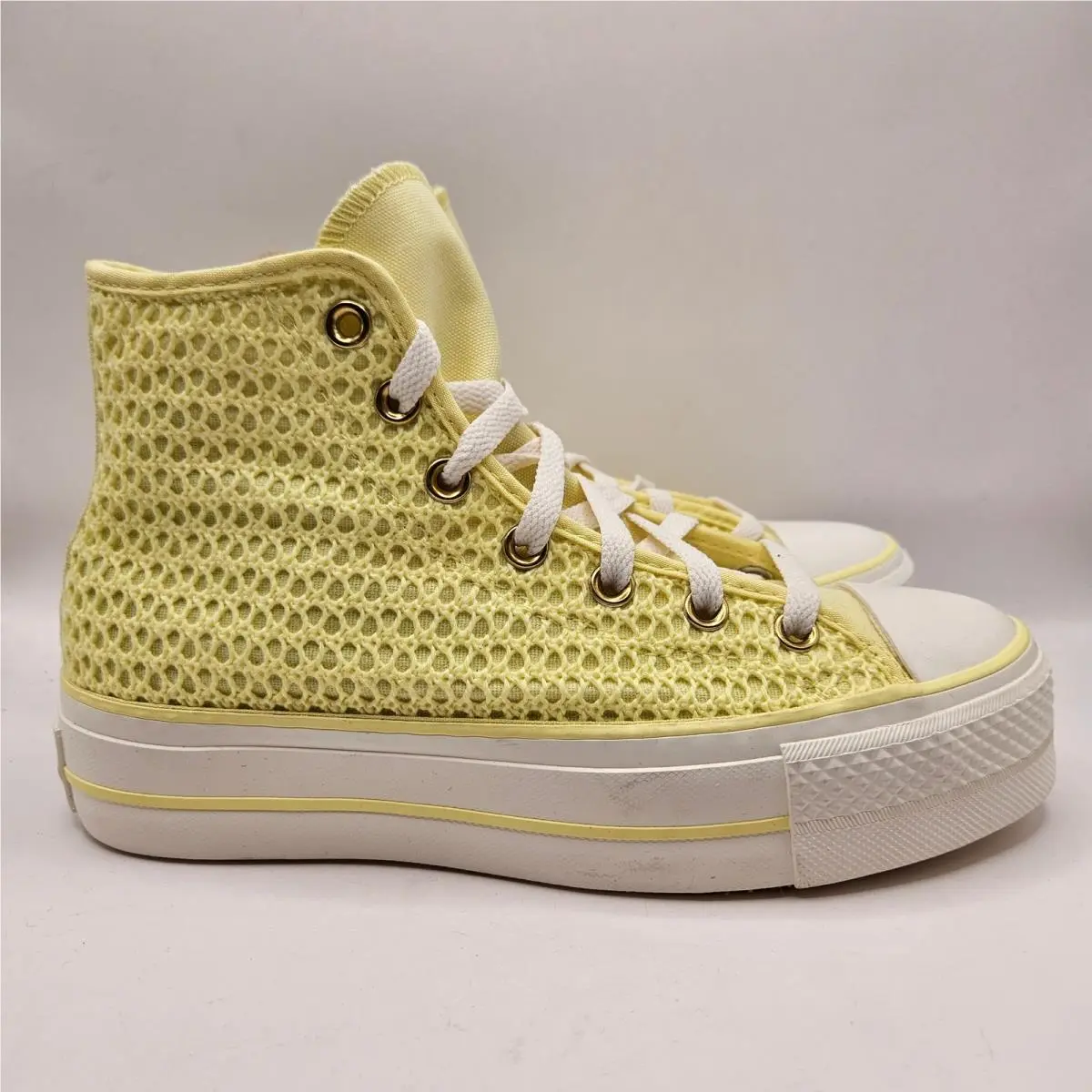 Converse shoes - Yellow 2