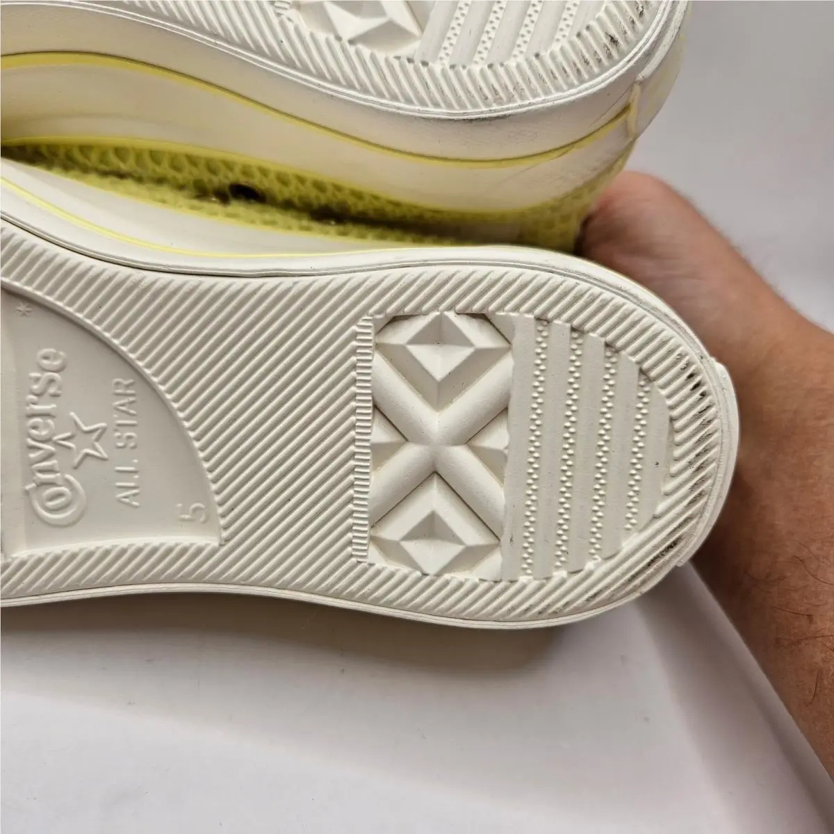 Converse shoes - Yellow 3