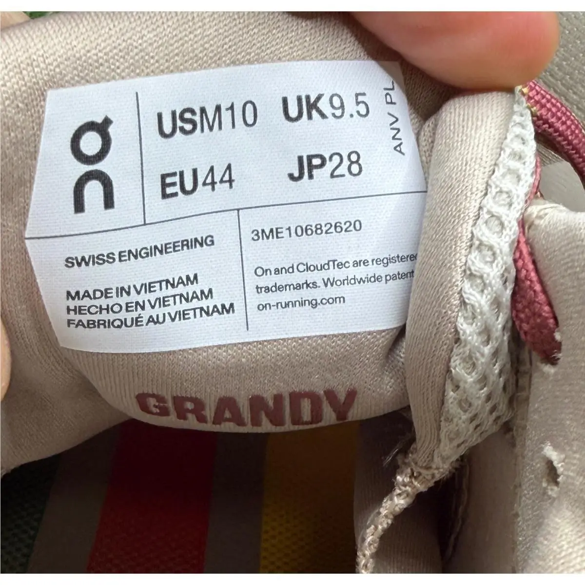 On-Running shoes - Cloudrunner WalkGood - Cloudrunner WalkGood - Beige 3