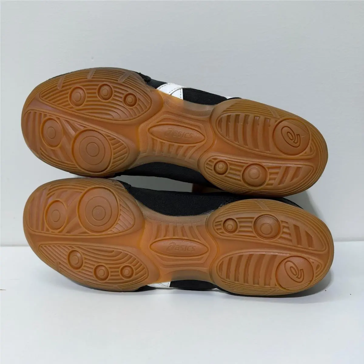 Asics shoes - Black 4