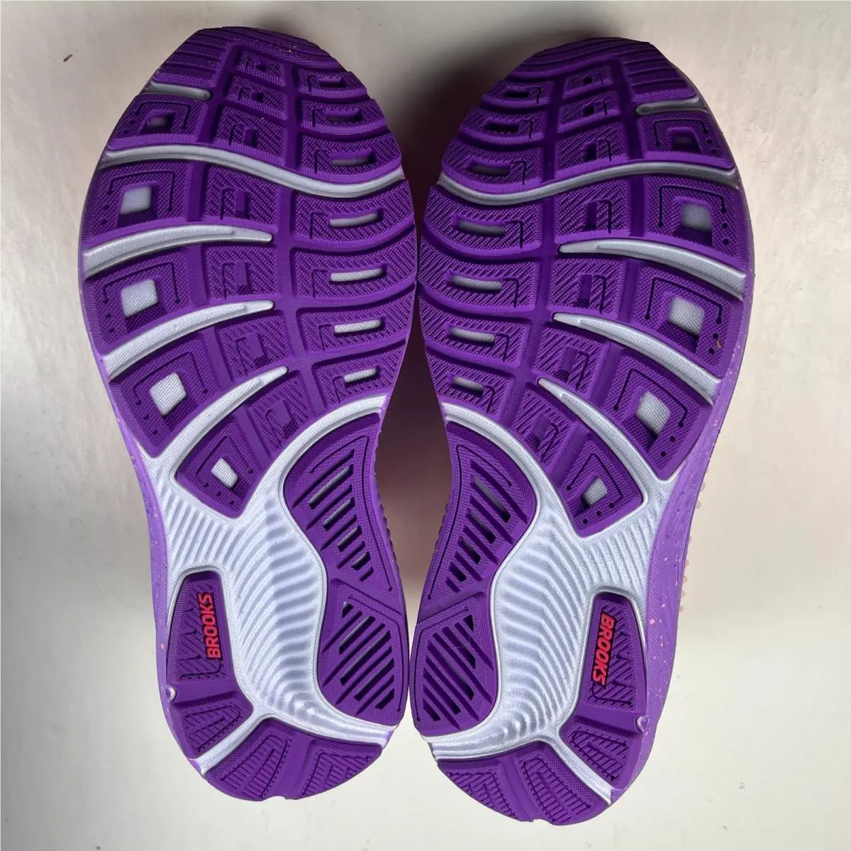 Brooks shoes - Brooks Ghost 17 - Ghost - 110562 1D 654 - Pink 11